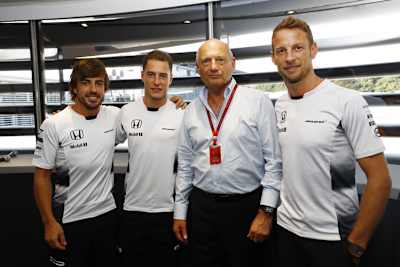 Samstagnachmittag in Monza: Fernando Alonso, Stoffel Vandoorne, Ron Dennis, Jenson Button