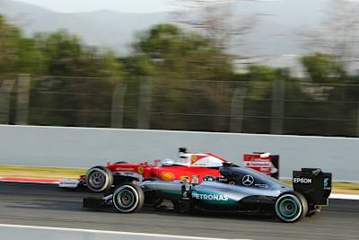 Ferrari oder Mercedes: Wer wird in Spanien mit den Reifen besser zurecht kommen?