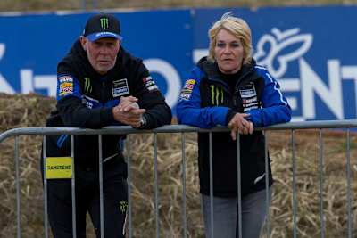 Mit diesem Bild machten Louis und Lia Vosters den Yamaha-Abschied offiziell