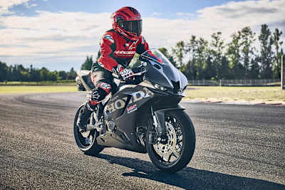 Honda CBR600RR, Modell 2027: Neue Front, Bremsen von der Fireblade