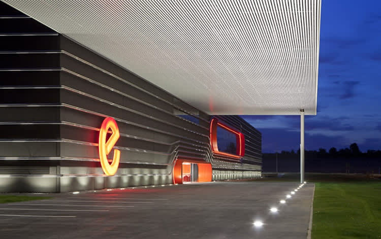 Die hochmoderne Rennwagenfabrik von Epsilon Euskadi.