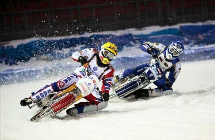 Daniil Ivanov hatte es auf seiner Heimbahn schwer gegen Dmtri Koltakov