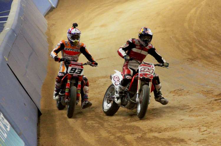Jonas Folger und Marc Márquez beim Superprestigio in Barcelona