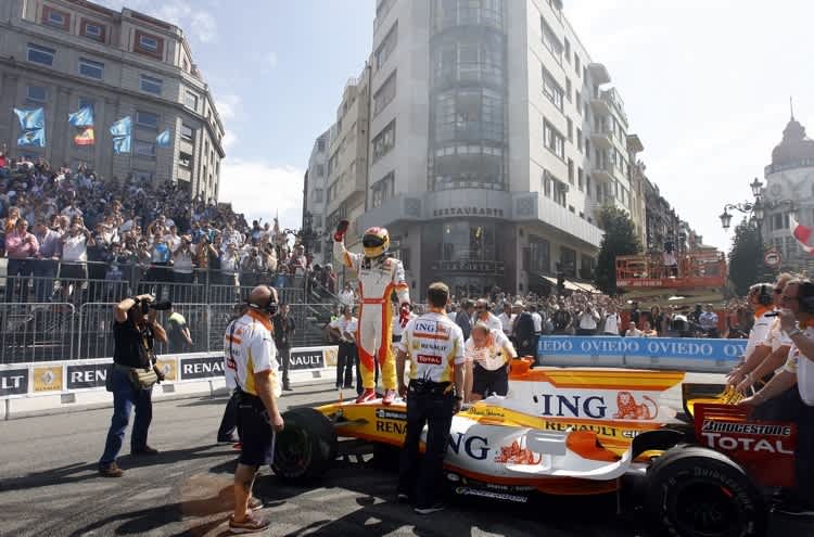 Alonso rockte Oviedo