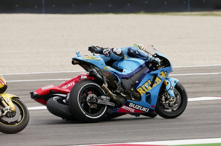 Pechvogel Capirossi: Rammstoss von Nicky Hayden