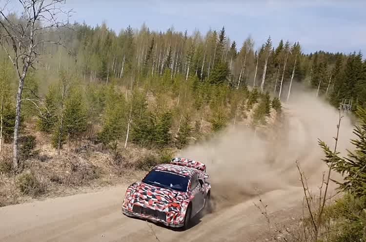 Juha Hänninen im Toyota-Testträger
