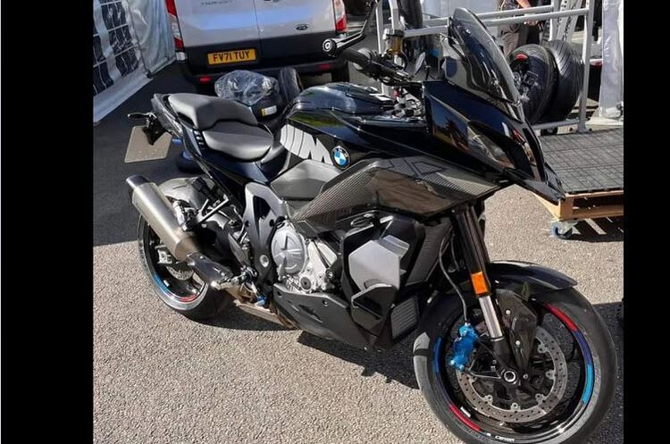 BMW M1000XR: Für die einhaltung zeitlich enger Reisepläne auch zu zweit