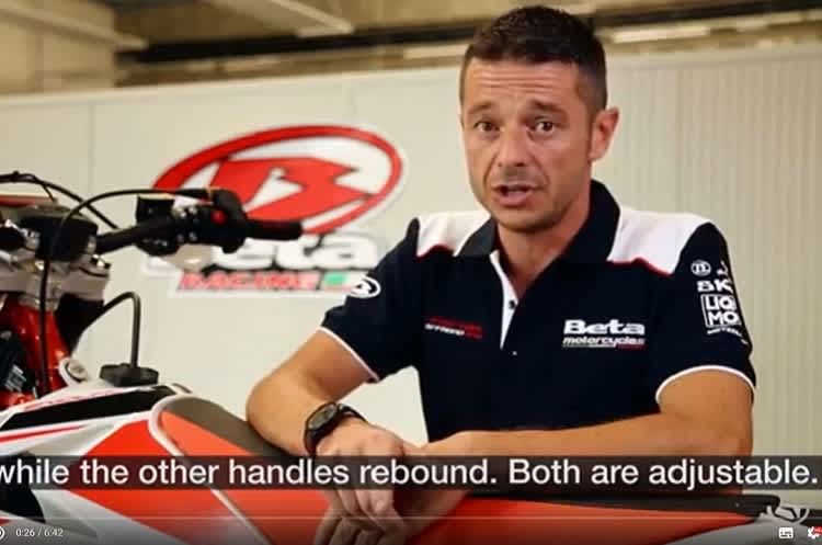 Beta-Mechaniker Ivan Zanone erklärt Funktion und Einstellmöglichkeiten der ZF-Gabel an den 2019er Enduros