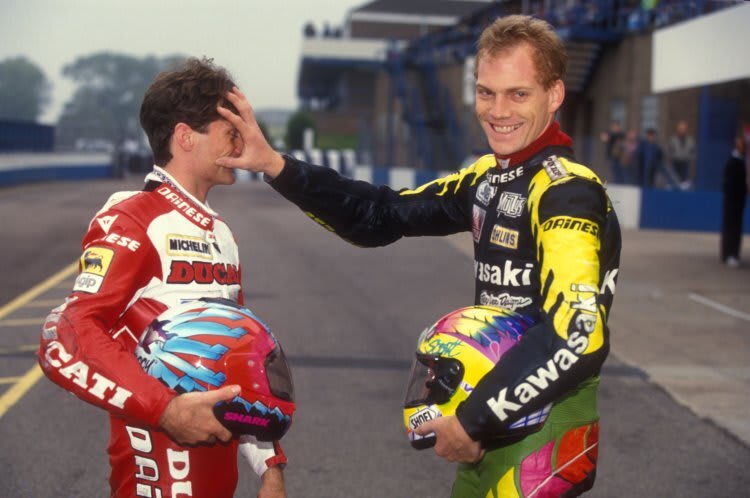 Carl Fogarty und Scott Russel (v.l.) 1993 in Donington