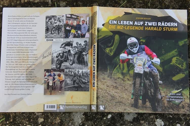 Muss jeder Endurofahrer im Büchergestell haben: Die Biografie von Harald Sturm