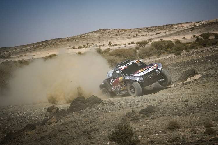 Dakar-Routinier Stéphane Peterhansel führt