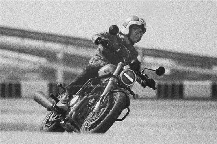 Hero-Harley-Davidson für Indien: Haben Sie schon mal aktuelle Fotos in körnigem Schwarz/weiss gesehen?