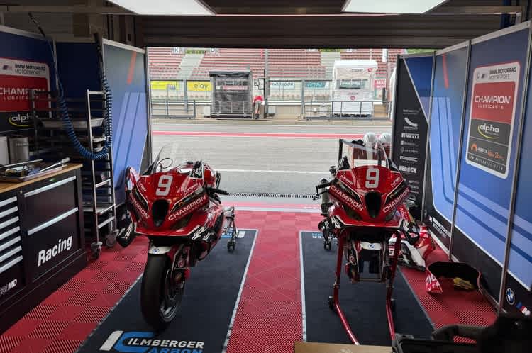 Die Bikes sind bereit für das Spa-Abenteuer