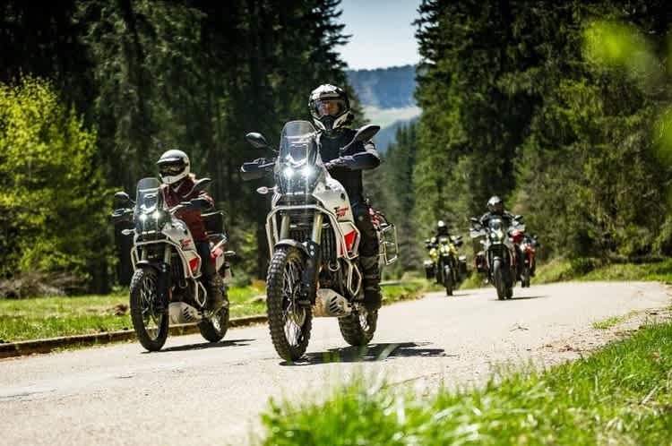 Am Ténéré Spirit Camp 2021 wird nicht nur von vergangenen Abenteuern erzählt, es wird auch aktiv gefahren