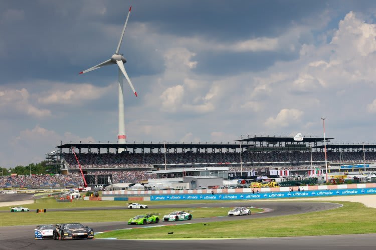 Der Lausitzring bietet immer eine beeindruckende Kulisse