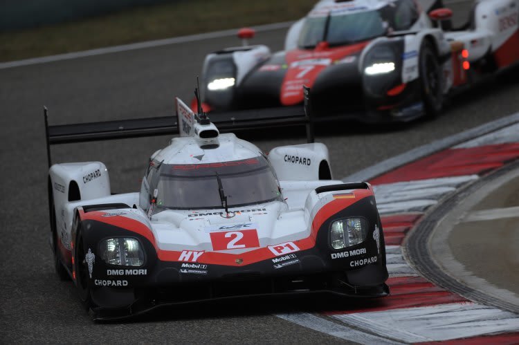 Letztmals im gemeinsamen Wettbewerb: Porsche 919 Hybrid und Toyota TS050 Hybrid