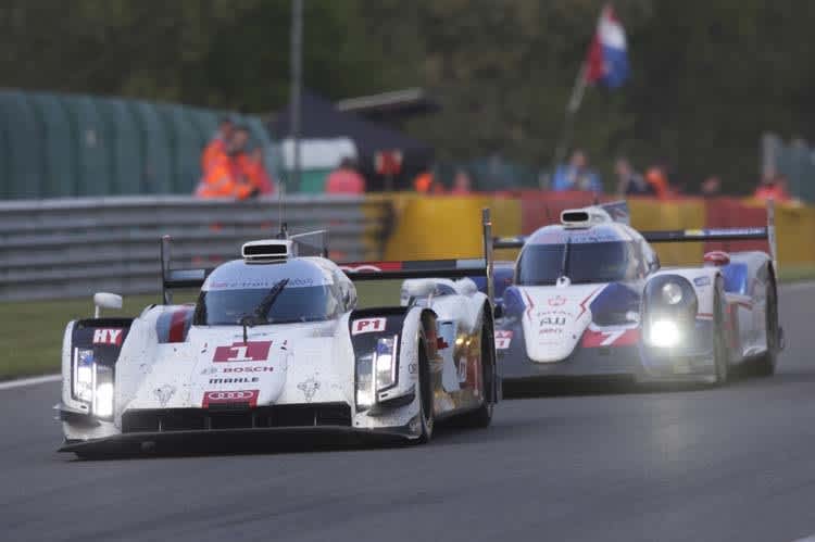 High-Tech-Computer: Audi R18 e-tron quattro und Toyota TS040