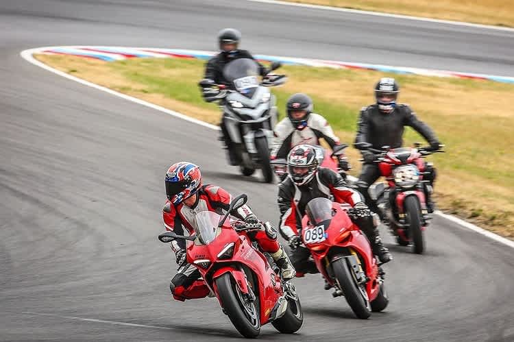 D4U: Wintercamp an der Rundstrecke von Almeria im zumeist sonnigen Süden Spaniens 