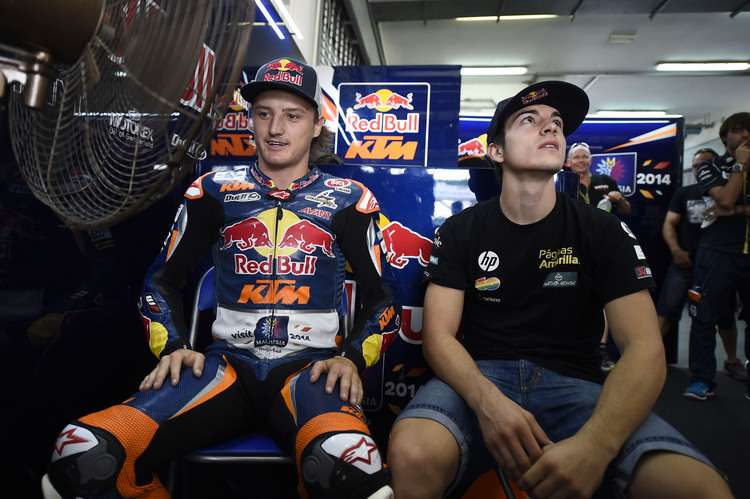 Der alte Weltmeister Maverick Vinales (rechts) neben Titelanwärter Jack Miller (li.) 