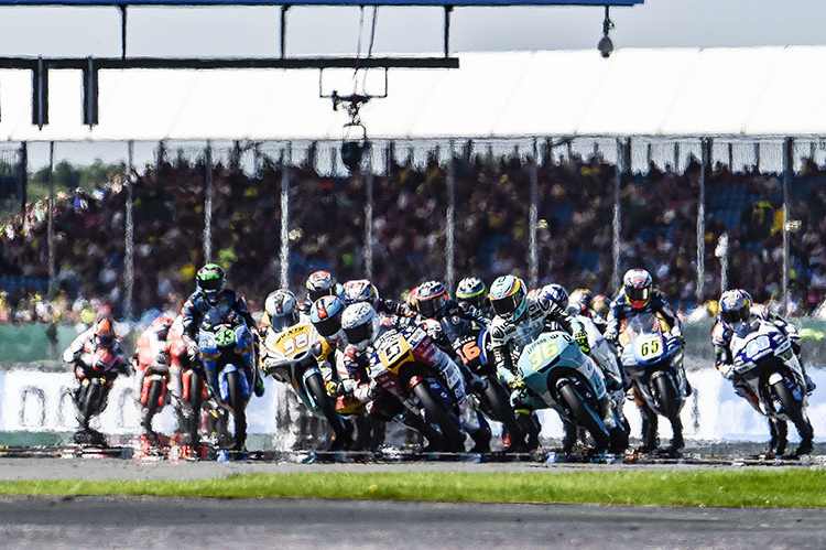 Das Starterfeld der Moto3 ist 2016 mit 34 Piloten wieder gut gefüllt