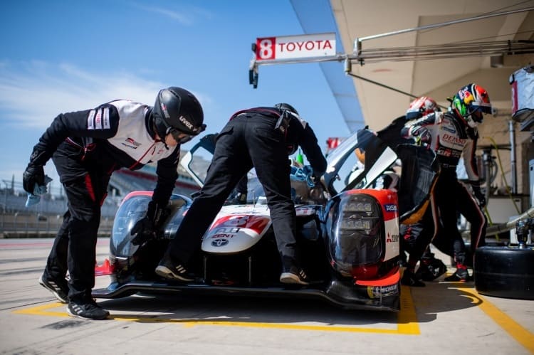Bei Toyota werden schon ordentlich Boxenstopps für die 6h Austin der FIA WEC geübt