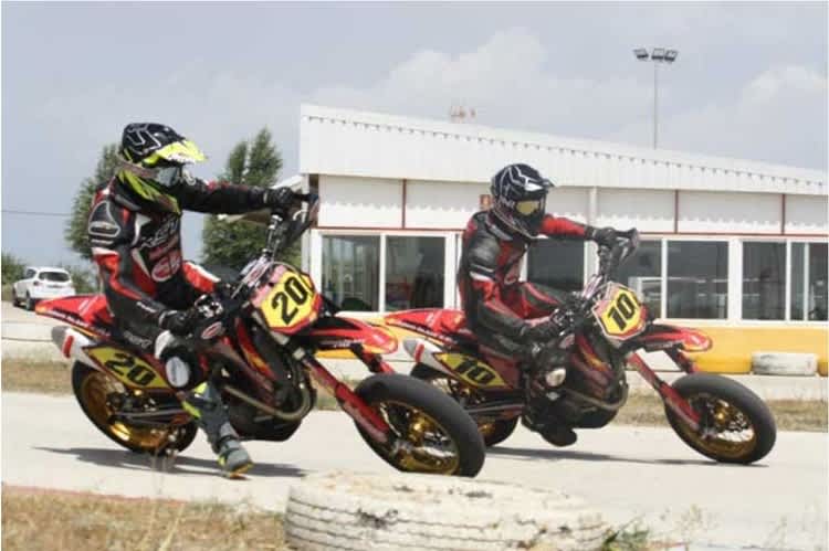 Supermotoland: Supermoto-Training und -fahrspass in Spaniens Urbaubsdestinationen