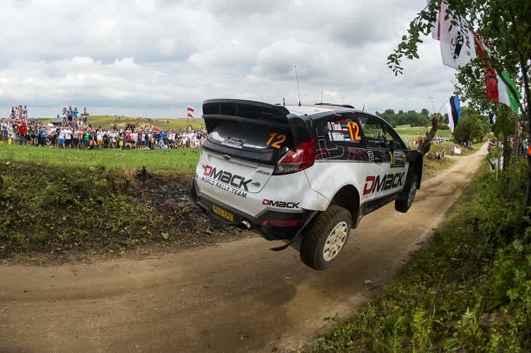 Ott Tänak springt zum Tagessieg