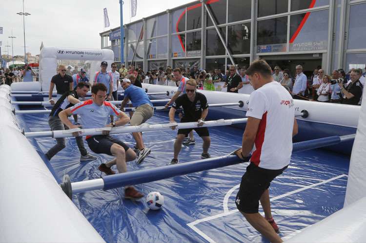 Vielleicht nicht besonders elegant, aber effektiv – Thierry Neuville schoss vier Tore