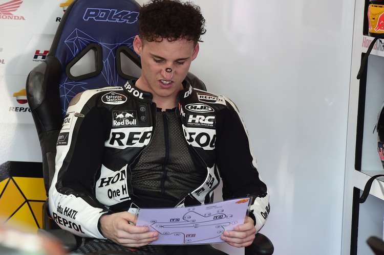 Akribische Arbeit in der Honda Box: Pol Espargaró in Sepang