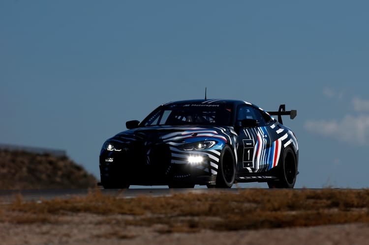 Der neue BMW M4 GT4 von vorne