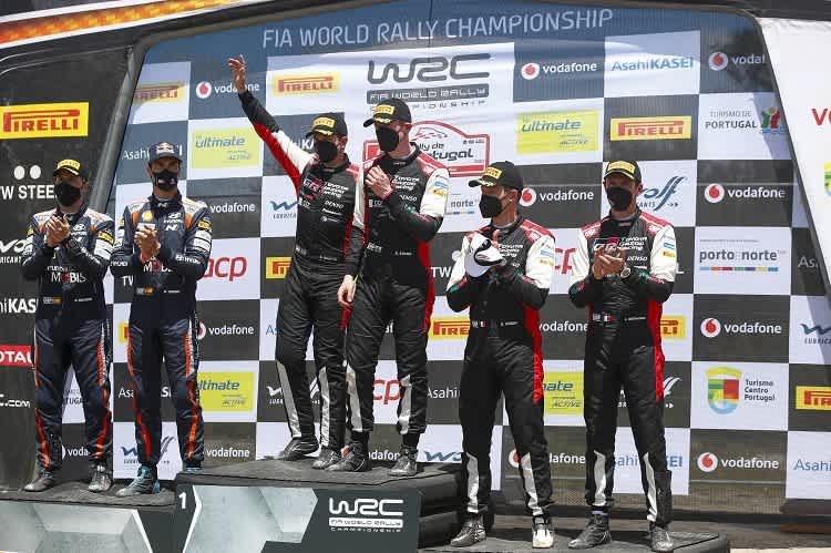 Das Siegerpodest der Rallye Portugal