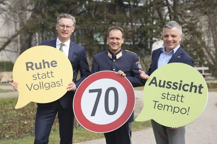 Cruisen statt rasen: Grohag-Vorstand Johannes Hörl, Landespolizeidirektor Bernhard Rausch, ÖAMTC-Vorsitzender Oliver Schmerold