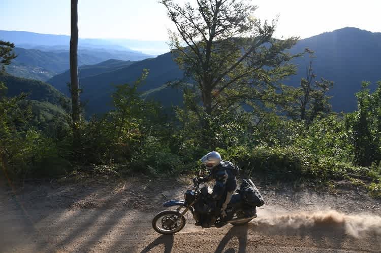HAT-Series: Über die Hügel und Berge hinter den Horizont und immer weiter