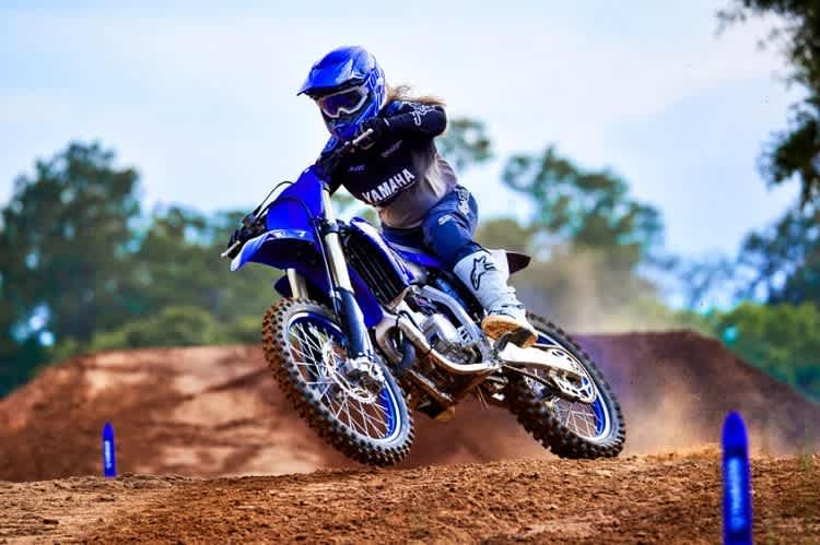 Yamaha YZ125: Viele Neuteile im Motor für mehr Spitzenleistung