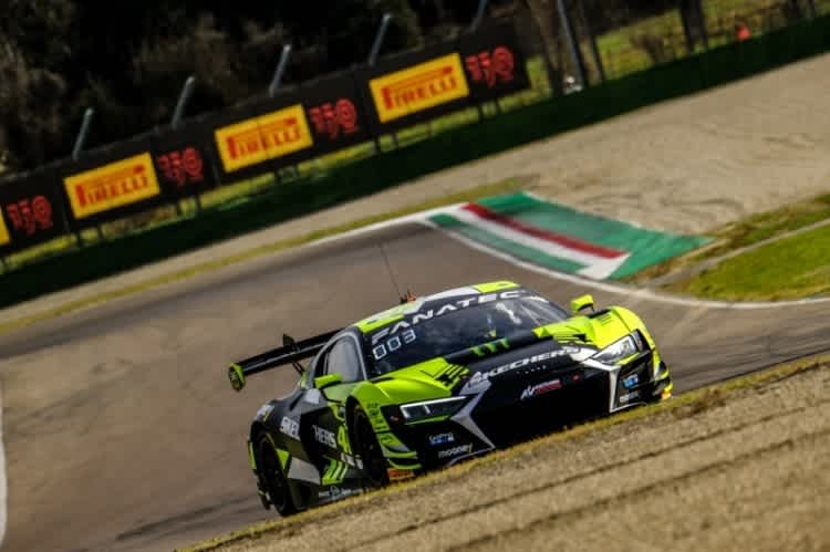 Markante Farben beim Audi R8 LMS GT3 evo II von Valentino Rossi in Imola