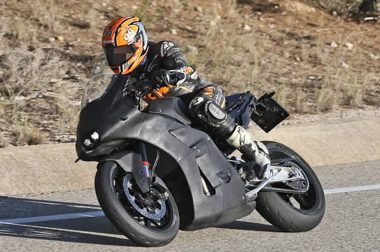 Vor die Linse gefahren: Prototyp einer supersportlichen KTM mit Strassenzulassung