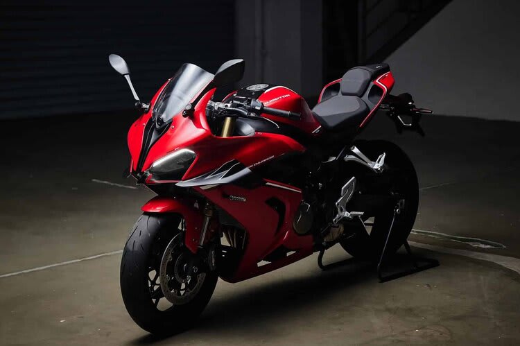 Die GSR800 soll QJ Motor in der Supersport-WM 2024 zum Erfolg führen