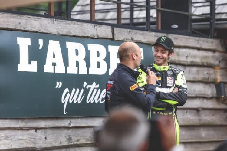 Valentino Rossi (re.) ist einer der Superstars bei den 24h Spa 2022