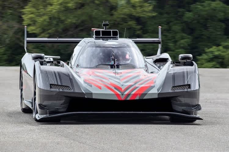 Der Cadillac LMDh absolviert die ersten Meter