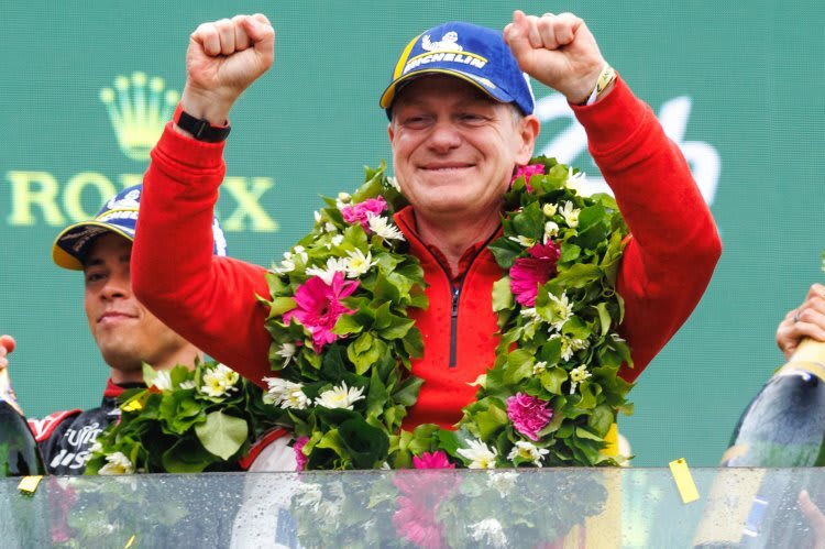 Großer Jubel bei den 24h Le Mans: Antonello Coletta auf dem Podium