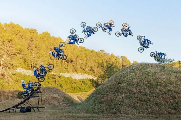 Physikalisch möglich: Backflip mit der Yamaha Ténéré 700