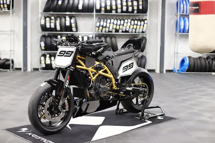 Krämer Super Hooligan: Naked Bike für die Rennstrecke