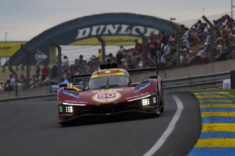 Liegt in Le Mans an der Spitze: Der Werks-Ferrari 499P