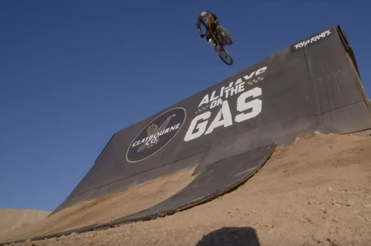Neuer FMX-Trick: Colby Raha und die Spine Ramp
