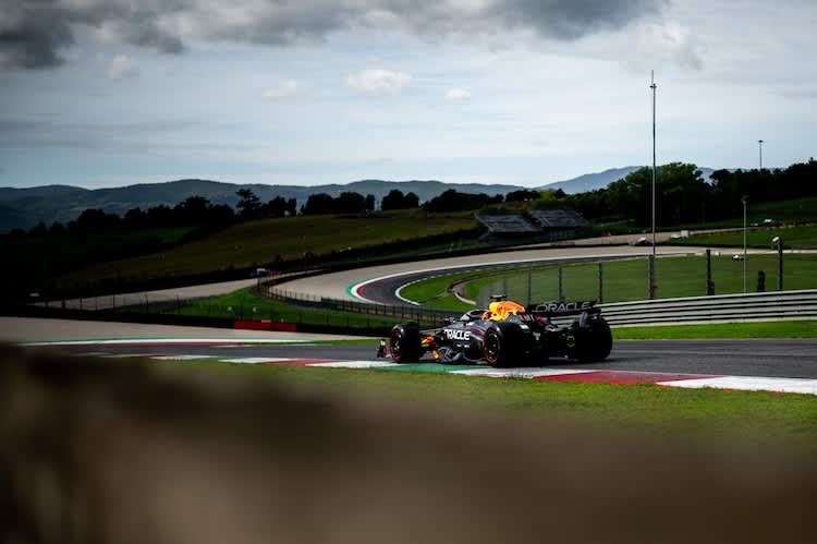 Liam Lawson drehte am zweiten Pirelli-Testtag in Mugello mehr als 100 Runden