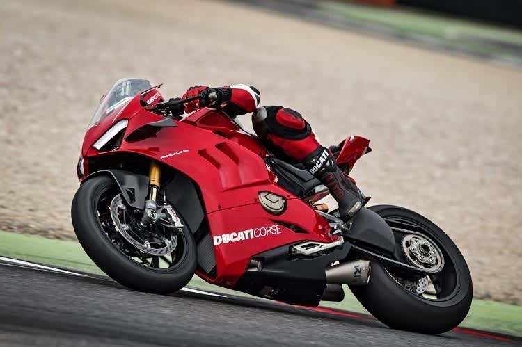 Ducati Panigale V4R: Das vielzitierte Rennmotorrad mit Nummernschild und Beleuchtung