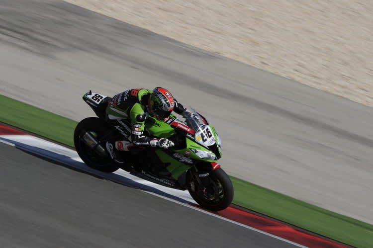 Tom Sykes lässt seine Kawasaki fliegen