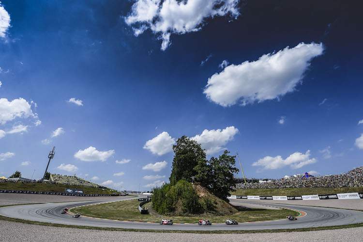 Auf der SachsenKrad gibt's Tickets und Infos zum MotoGP-Spektakel auf dem Sachsenring