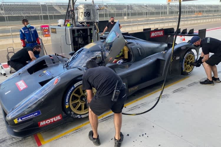 Der schwarze Glickenhaus 007 LMH #708 beim 30h Test