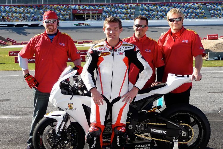 Aaron Gobert und das Trifolgio Racing Team.